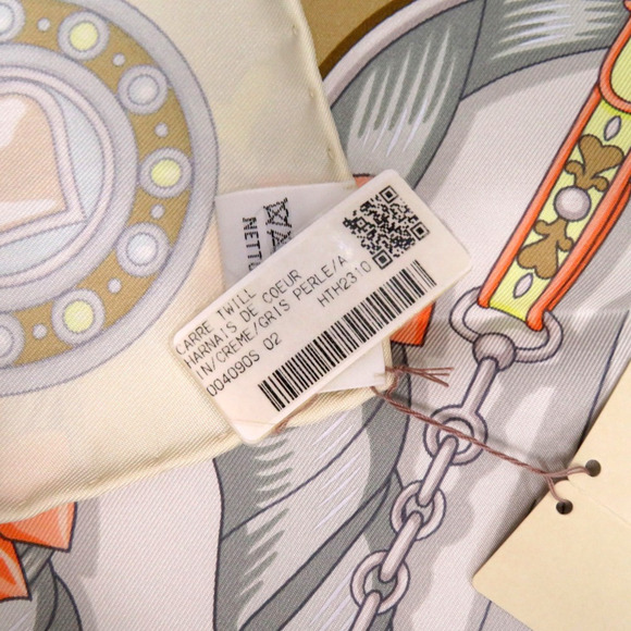 HERMES Authentic Silk Scarf - Picture 3 of 4